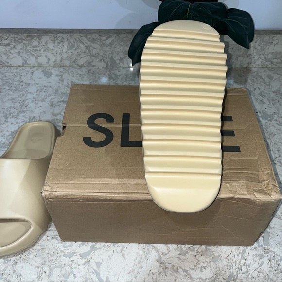 Adidas Yeezy Slides | Desert Sand Color | Size 11